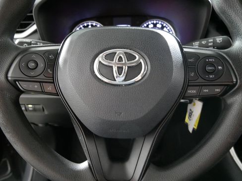 Used 2019 Toyota RAV4 LE w/ All Weather Liner Package AWD/4WD image 25