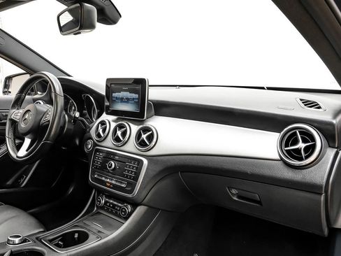 Used 2016 Mercedes-Benz GLA 250 image 11