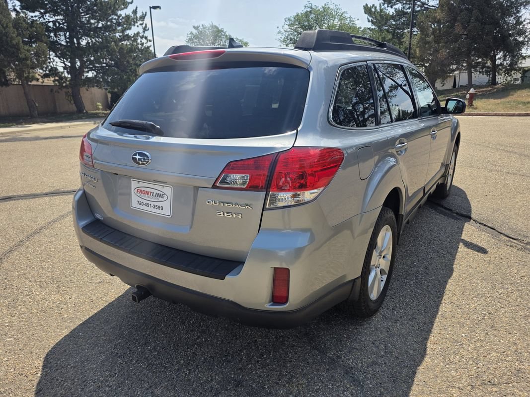 Used 2011 Subaru Outback 3.6R Limited AWD/4WD image 7