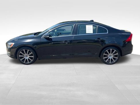 Used 2018 Volvo S60 T5 Inscription Platinum AWD/4WD image 4