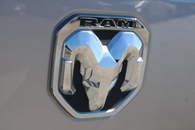 Used 2019 RAM 1500 Laramie AWD/4WD image 9