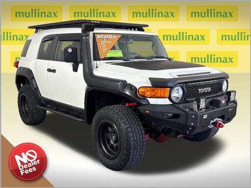 Used 2014 Toyota FJ Cruiser 4WD w/ Upgrade Package image 1