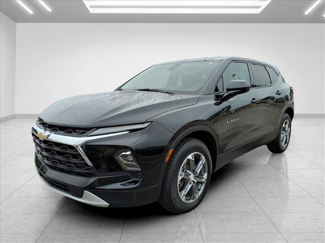 Used 2025 Chevrolet Blazer LT FWD image 4