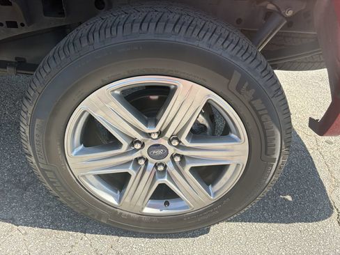 Used 2019 Ford F150 XLT w/ Equipment Group 302A Luxury AWD/4WD image 15