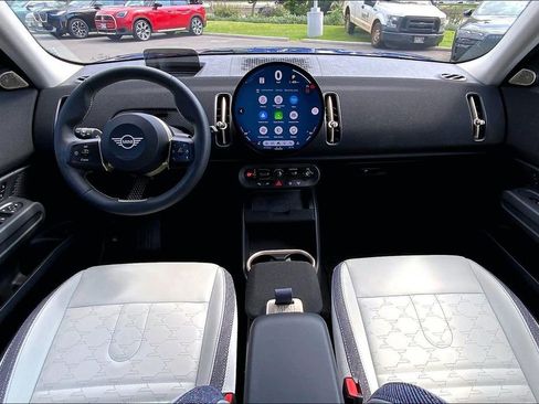 Certified 2025 MINI Cooper Countryman S w/ Comfort Package Max image 17
