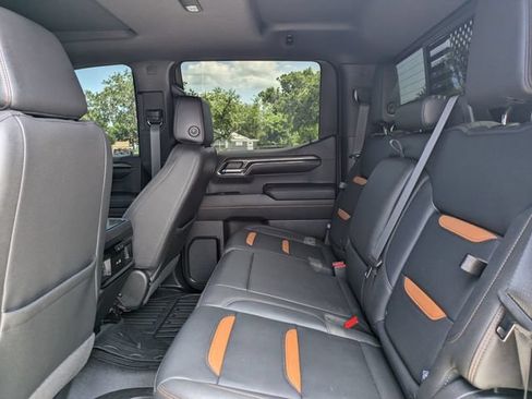 Used 2024 GMC Sierra 1500 AT4 w/ Technology Package AWD/4WD image 14