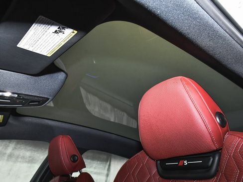 Used 2025 Audi S6 e-tron Prestige w/ 21" Black Optic Package image 61