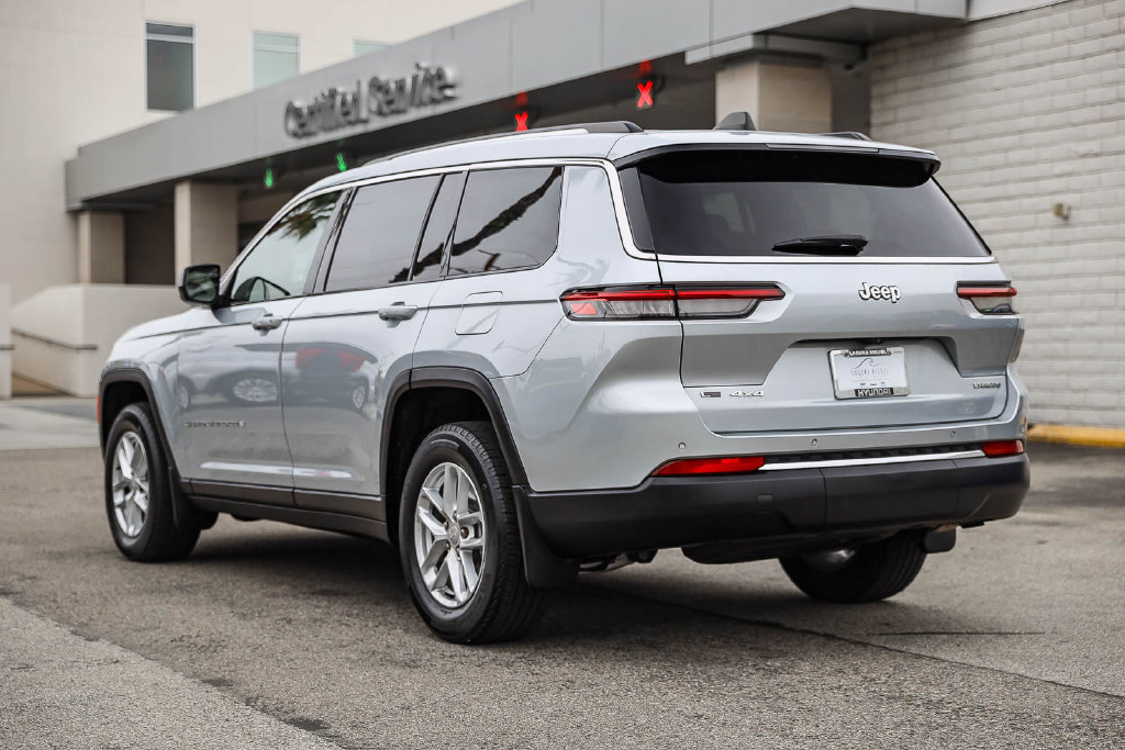 Used 2023 Jeep Grand Cherokee L Laredo w/ Trailer Tow Group (B) AWD/4WD image 4