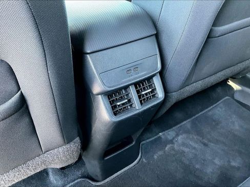 Used 2025 Chevrolet Equinox LT AWD/4WD image 11