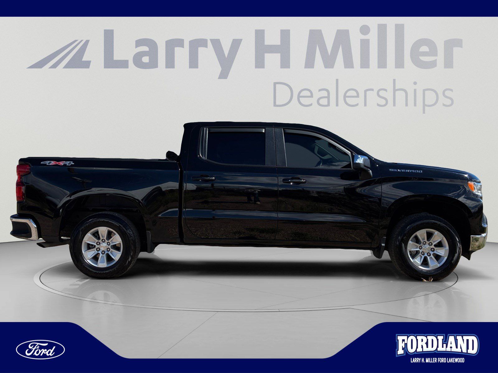 Used 2024 Chevrolet Silverado 1500 LT AWD/4WD image 6