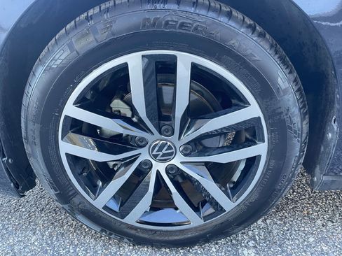 Used 2025 Volkswagen Jetta SE image 30