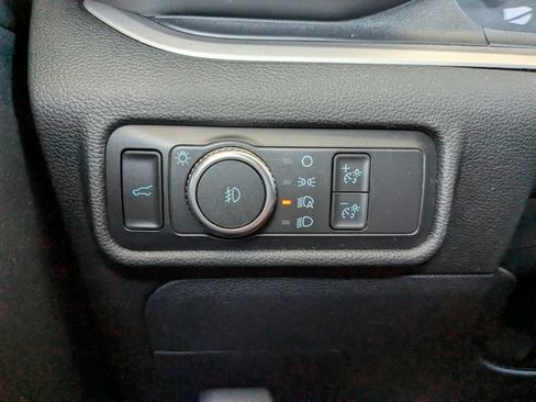 Used 2022 Ford Explorer XLT w/ Equipment Group 202A AWD/4WD image 13