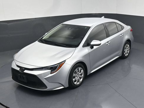 Used 2022 Toyota Corolla LE FWD image 17