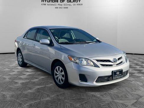 Used 2011 Toyota Corolla LE image 3
