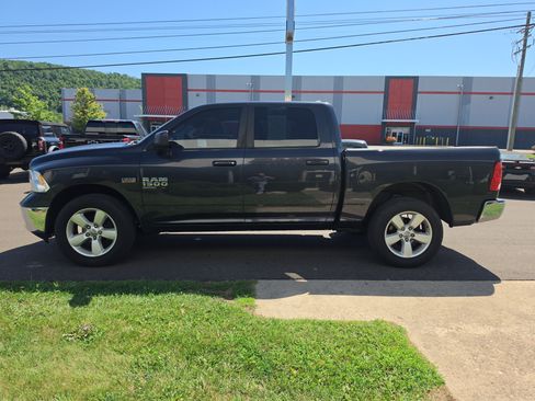Used 2019 RAM 1500 Classic SLT AWD/4WD image 7