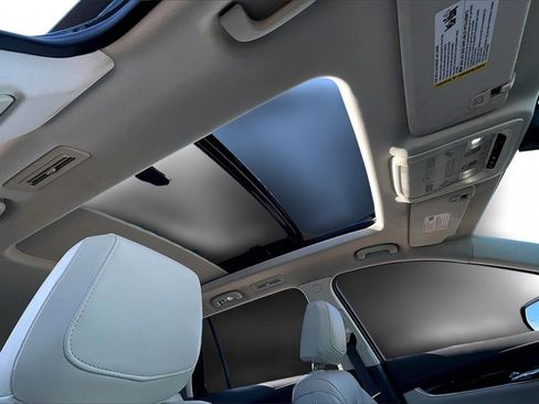 Certified 2025 Cadillac XT6 Premium Luxury image 17