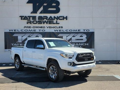 Used 2019 Toyota Tacoma Limited image 4