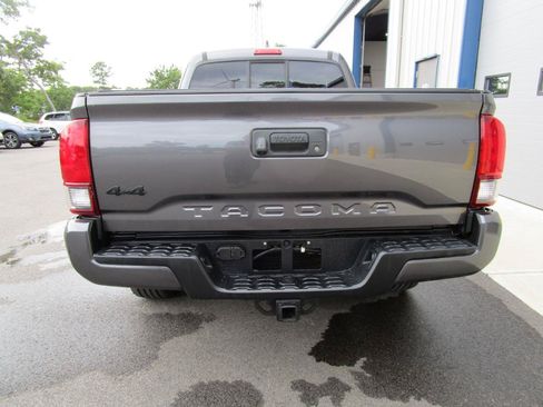 Used 2021 Toyota Tacoma SR w/ SX Package AWD/4WD image 9