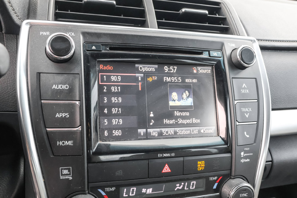 Used 2017 Toyota Camry XSE w/ Moonroof Package FWD image 23