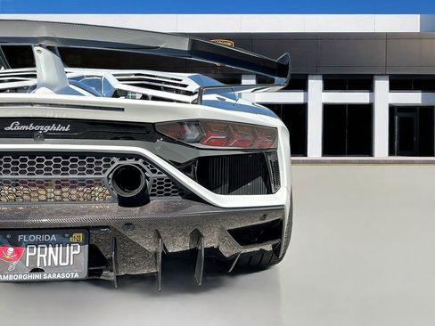Used 2019 Lamborghini Aventador SVJ image 10