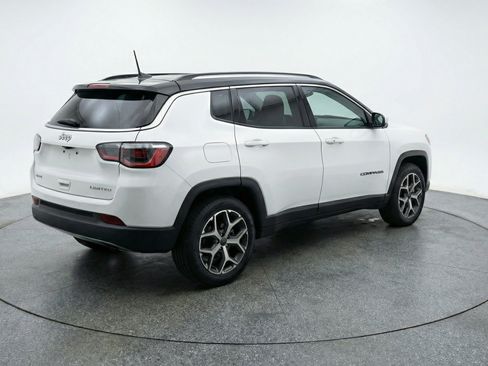 Used 2025 Jeep Compass Limited AWD/4WD image 9