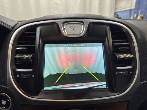 Used 2017 Chrysler 300 C Platinum w/ Safetytec Group II image 23