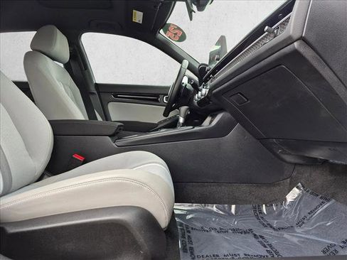Used 2025 Honda Civic Sport image 22