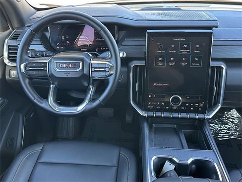 Used 2024 GMC Acadia Elevation image 11