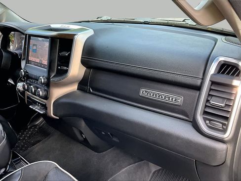 Used 2022 RAM 1500 Laramie AWD/4WD image 17