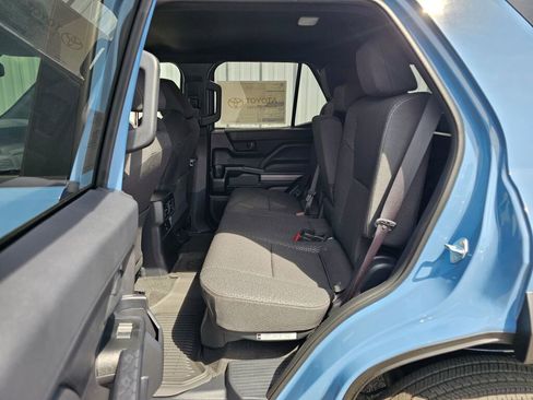 New 2026 Toyota 4Runner SR5 AWD/4WD image 8