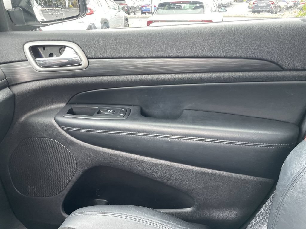 Used 2019 Jeep Grand Cherokee Altitude AWD/4WD image 21