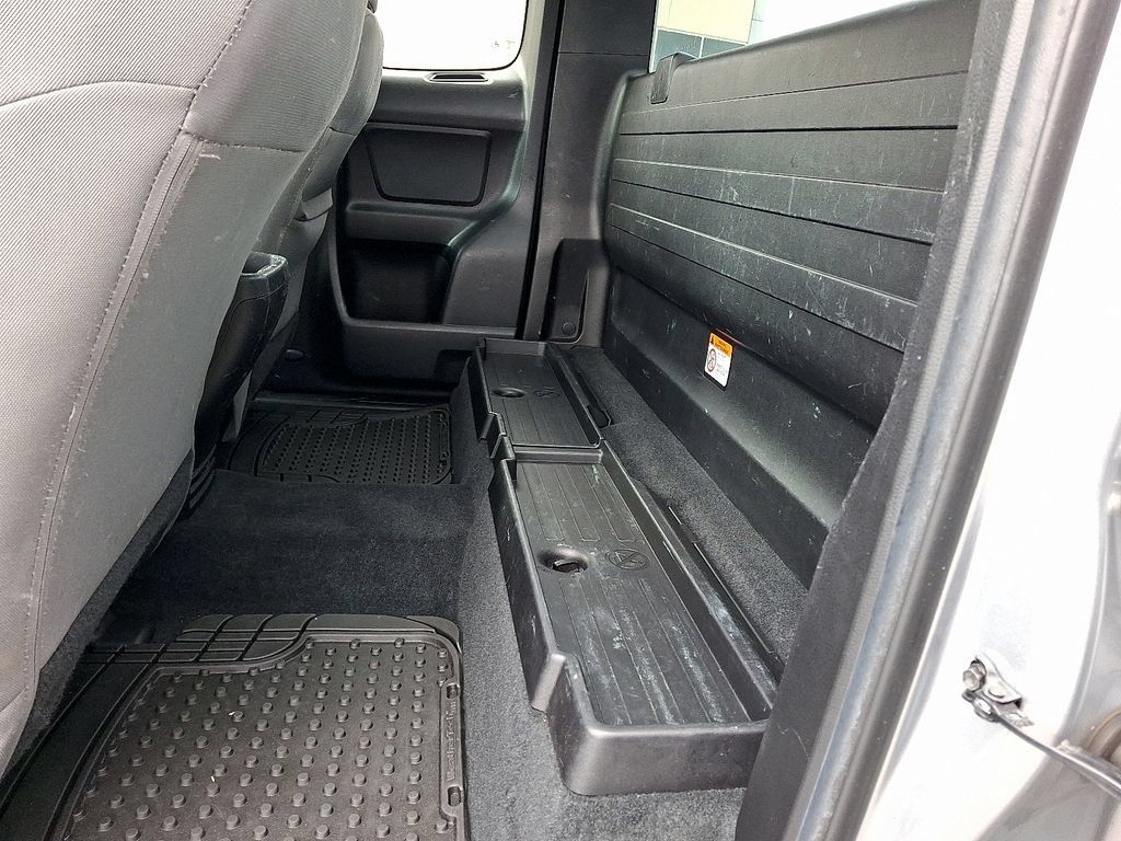 Used 2022 Toyota Tacoma SR RWD image 11
