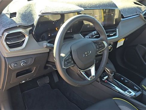 Used 2025 Chevrolet TrailBlazer ACTIV w/ Convenience Package image 12