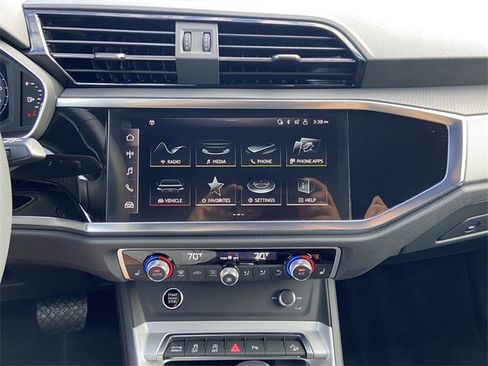 Certified 2025 Audi Q3 2.0T Premium Plus w/ Premium Plus Package image 19