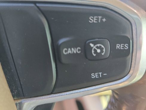 Used 2020 RAM 1500 Laramie image 26