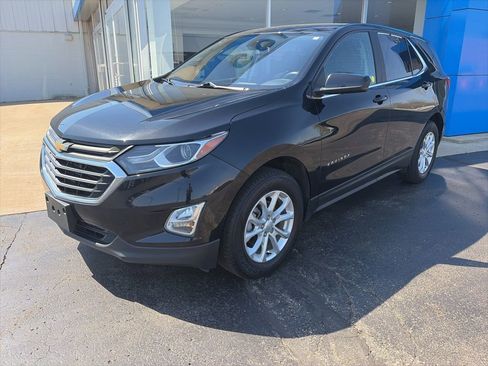Used 2021 Chevrolet Equinox LT w/ Driver Convenience Package AWD/4WD image 3