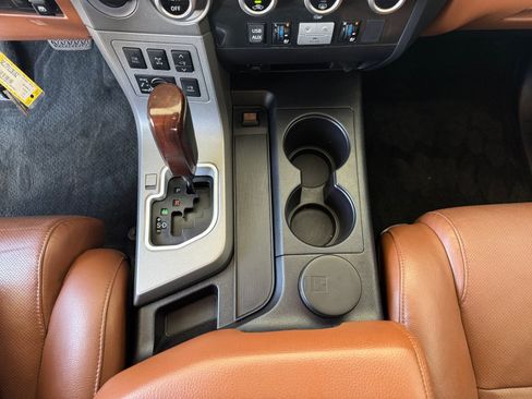Used 2015 Toyota Sequoia Platinum AWD/4WD image 18