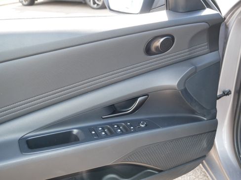 Certified 2025 Hyundai Elantra Sport FWD image 15