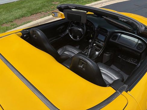 Used 2004 Chevrolet Corvette Convertible w/ Preferred Equipment Group RWD image 25