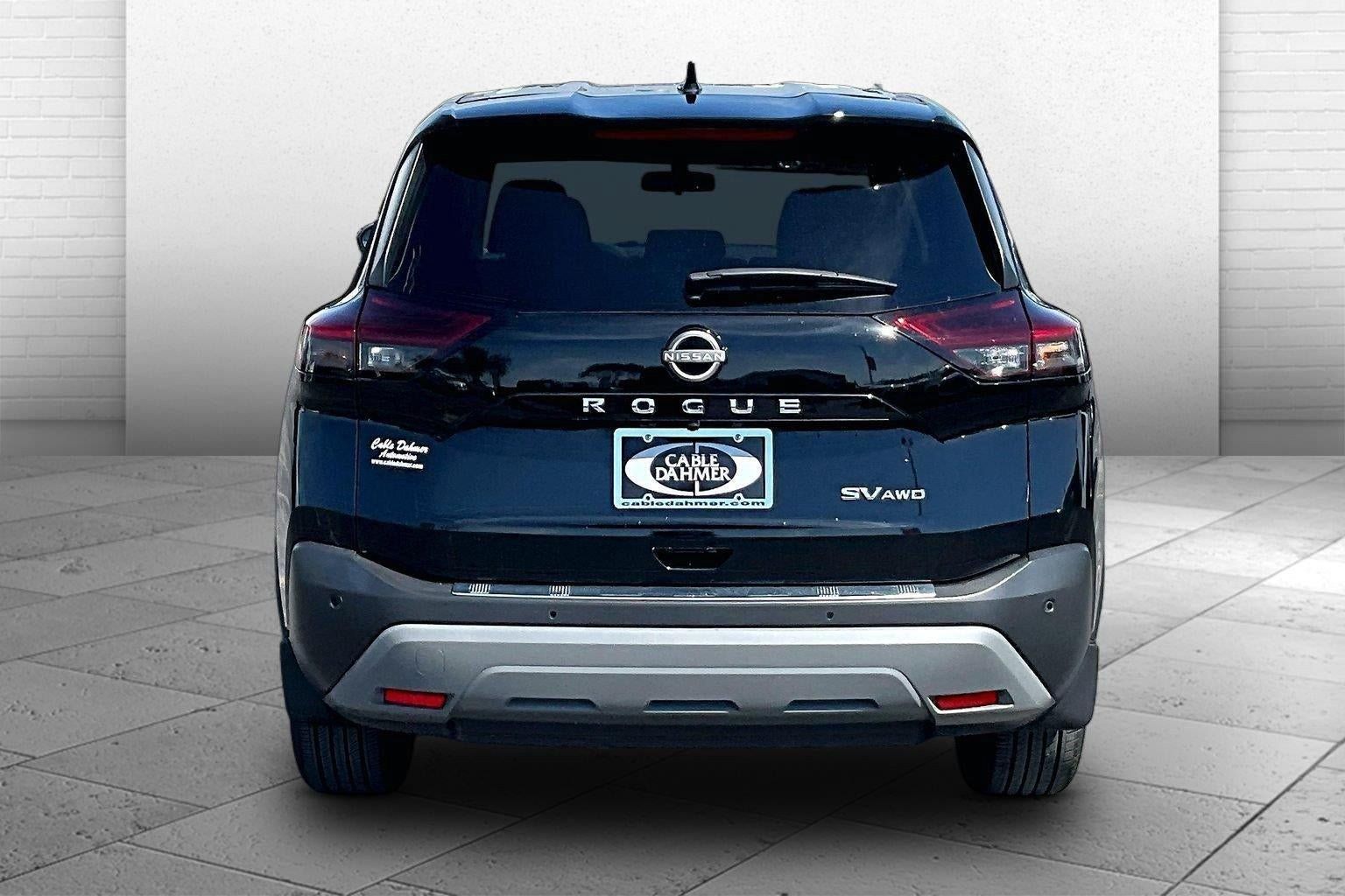 Used 2023 Nissan Rogue SV AWD/4WD image 3