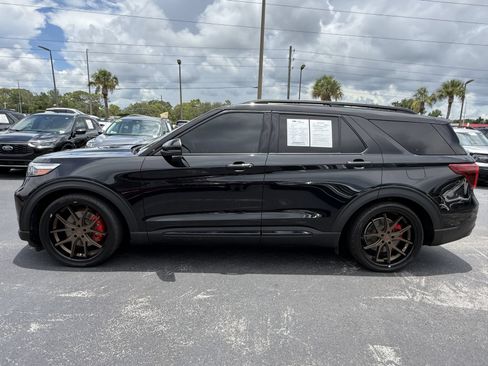 Certified 2022 Ford Explorer ST w/ Equipment Group 401A AWD/4WD image 8
