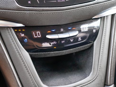 Used 2019 Cadillac XT5 Premium Luxury w/ Driver Assist Package FWD image 19