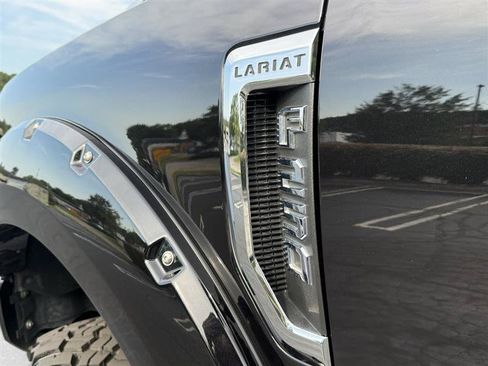 Used 2021 Ford F250 Lariat w/ Lariat Ultimate Package AWD/4WD image 5