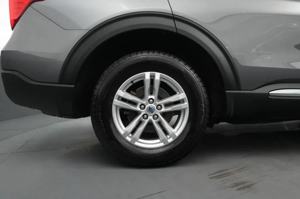 Used 2023 Ford Explorer XLT w/ Class IV Trailer Tow Package AWD/4WD image 19