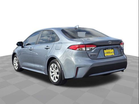 Used 2022 Toyota Corolla LE image 6