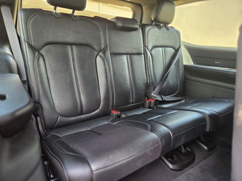 Used 2024 Jeep Wagoneer Series II w/ Flexible Seating Group RWD image 13
