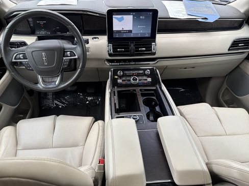 Used 2020 Lincoln Navigator L Reserve w/ Luxury Package AWD/4WD image 2
