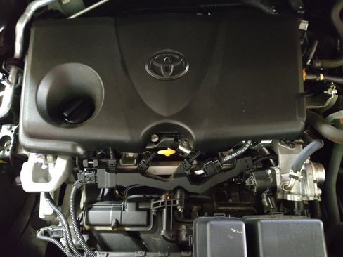 Used 2022 Toyota RAV4 LE image 30