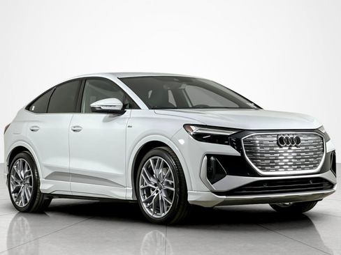 Certified 2025 Audi Q4 e-tron Premium Plus w/ Premium Plus image 7