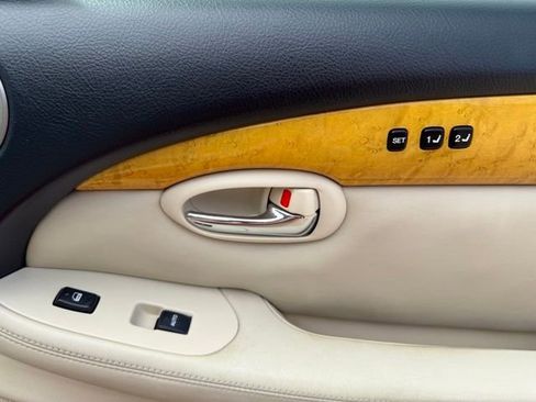 Used 2003 Lexus SC 430 Convertible RWD image 41